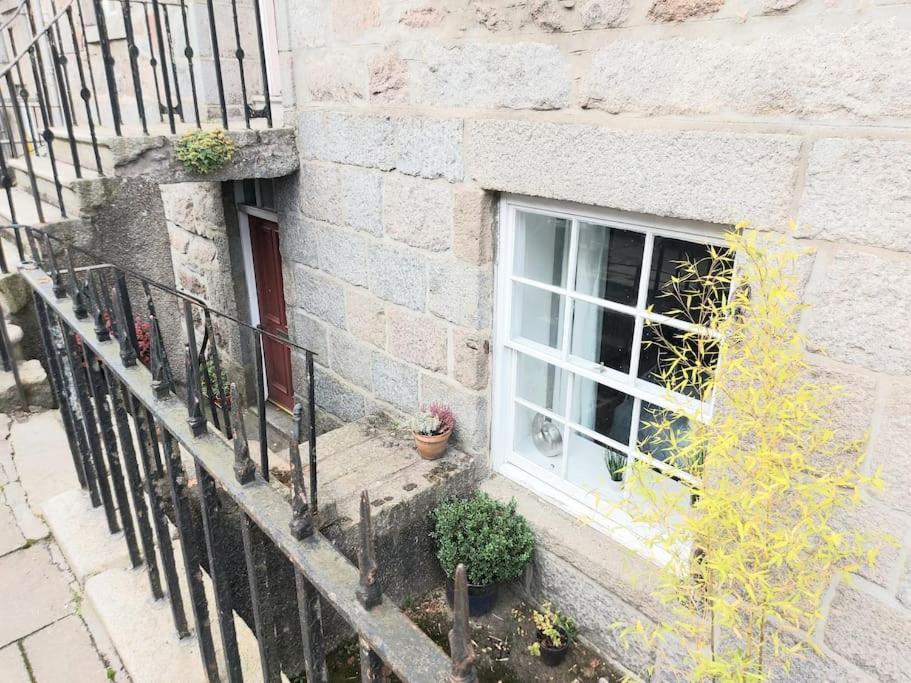 Granite Getaways - The Terrace Below Aberdeen Exterior photo